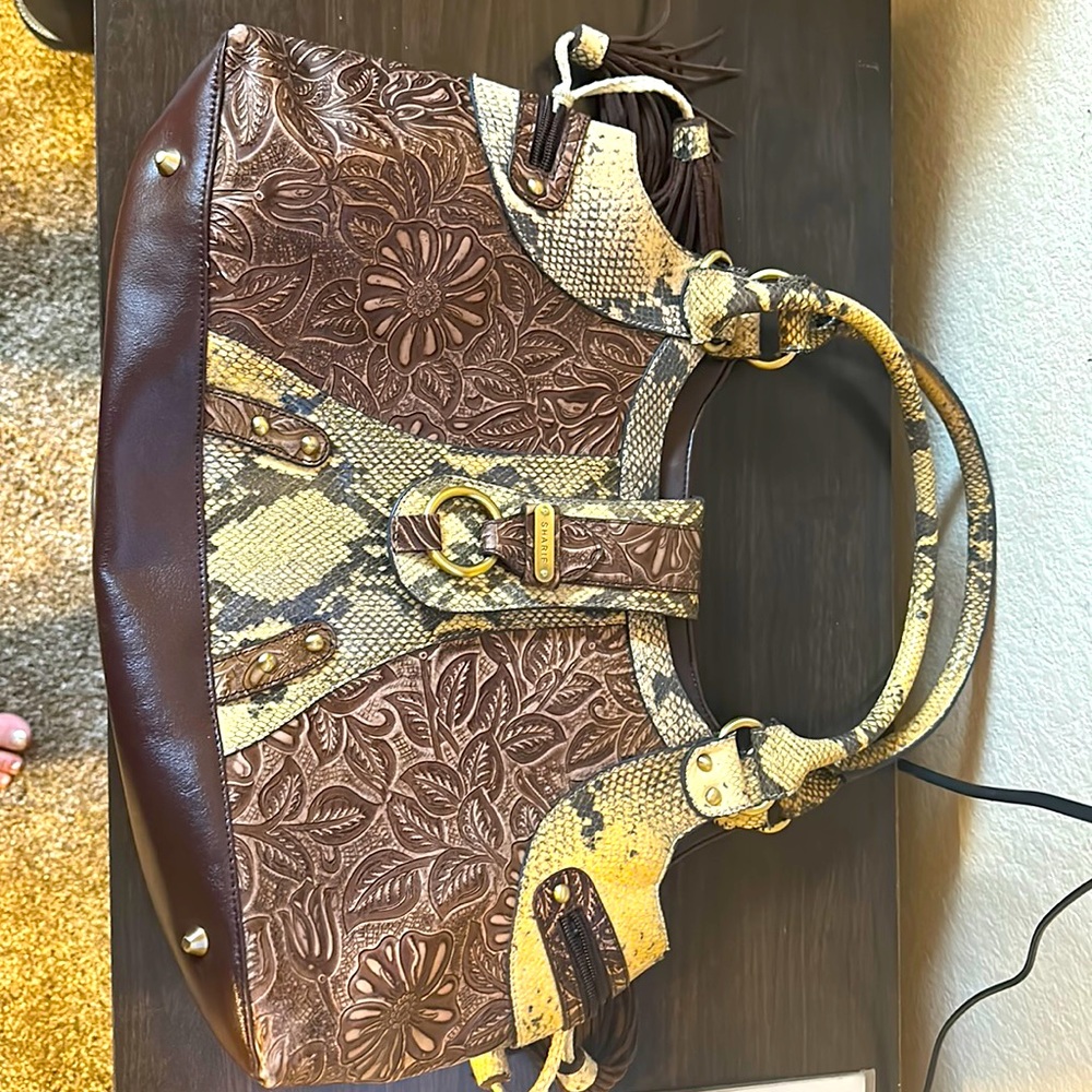 Sharif women’s purse